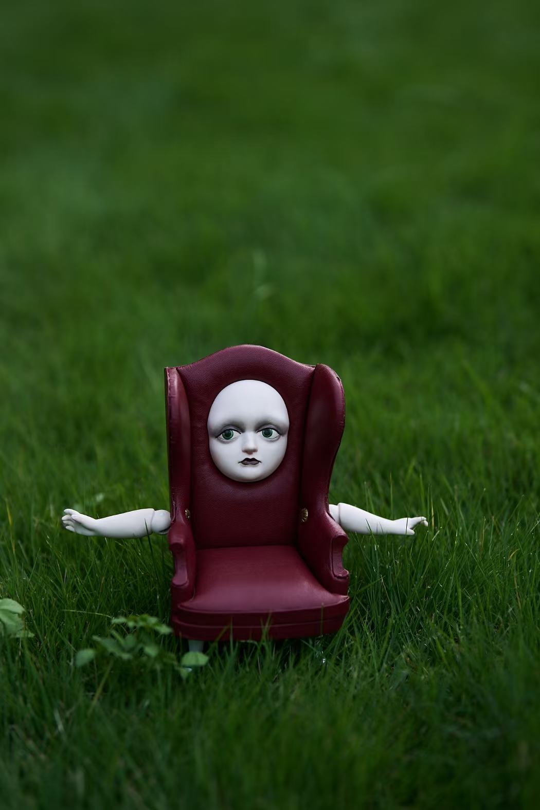 Face Shaped Sofa Ornament