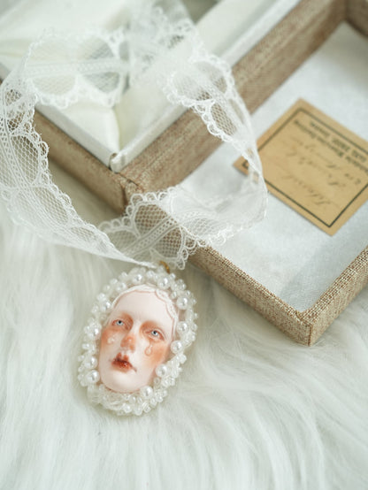 Lace Human Face Necklace
