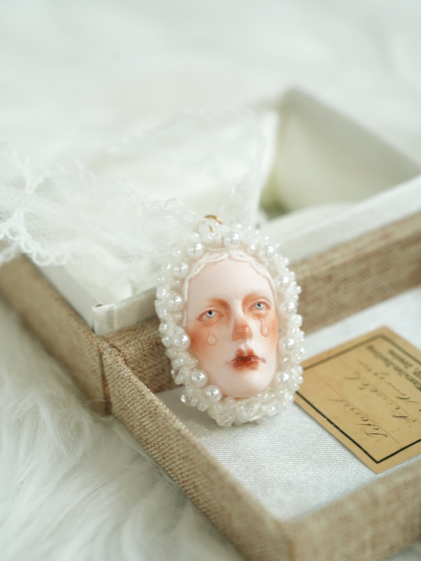 Lace Human Face Necklace