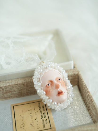 Lace Human Face Necklace