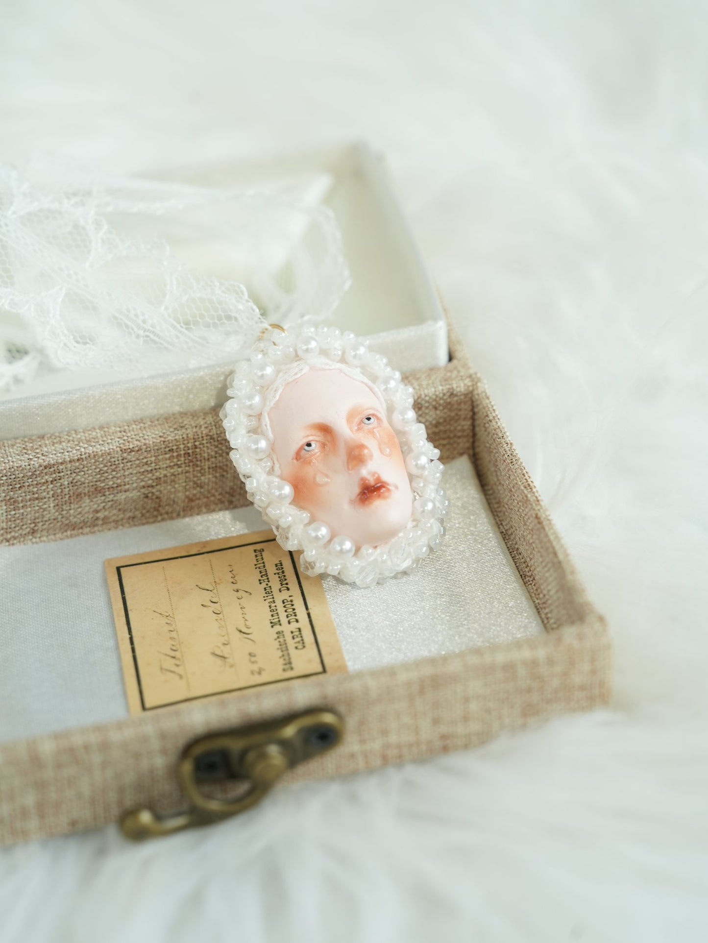 Lace Human Face Necklace