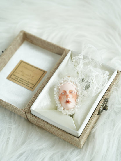 Lace Human Face Necklace