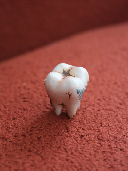 Sweet trap（tooth）sculpture