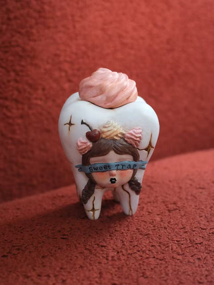 Sweet trap（tooth）sculpture