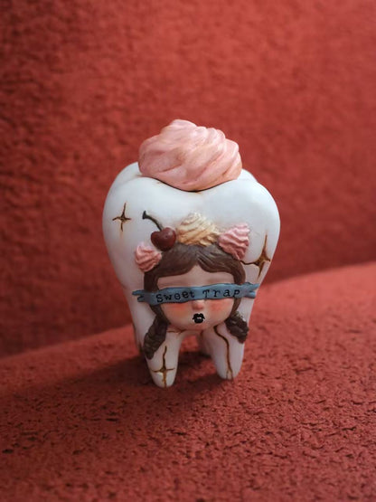 Sweet trap（tooth）sculpture