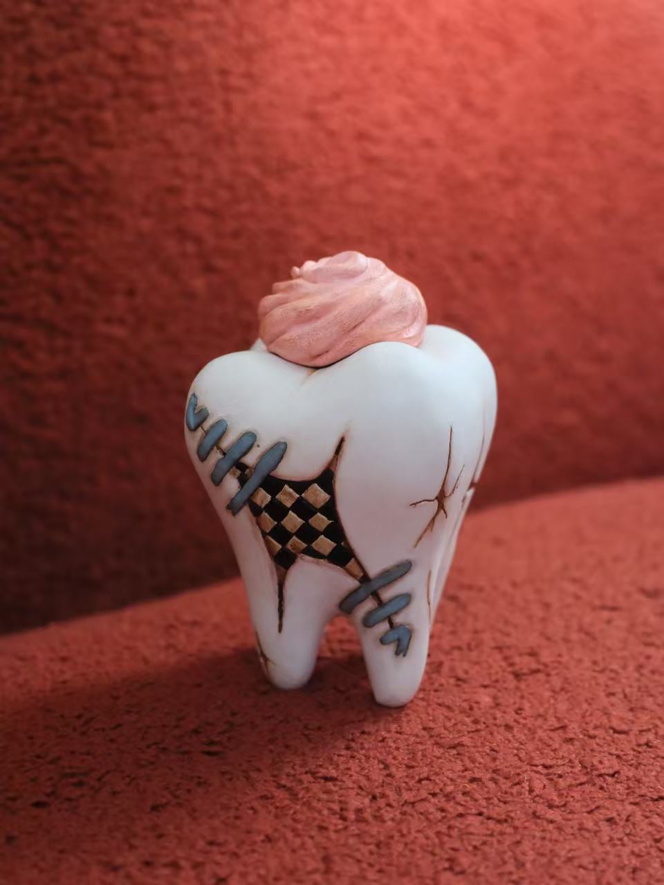 Sweet trap（tooth）sculpture