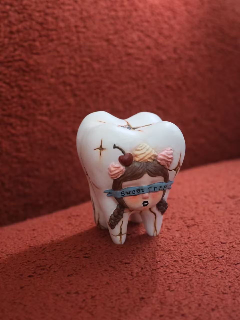 Sweet trap（tooth）sculpture